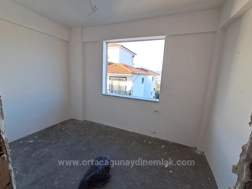 Ortaca Karaburun Mahallesinde Geniş Satılık 2+1 Daire