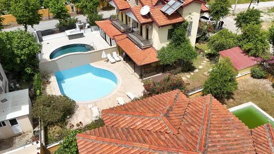 Dalyan Gülpınar Mah. Satılık Havuzlu 5+1 Tripleks Müstakil Villa