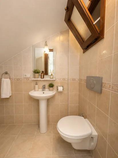 Dalyan Merkez'de Eşyalı 3+1 Kiralık Havuzlu Villa