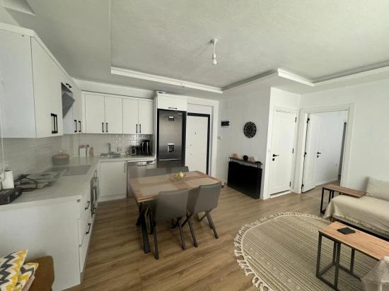 Ortaca Çaylıda Geniş 1+1 Giysi Odalı Panjurlu Eşyasız Kiralık Daire