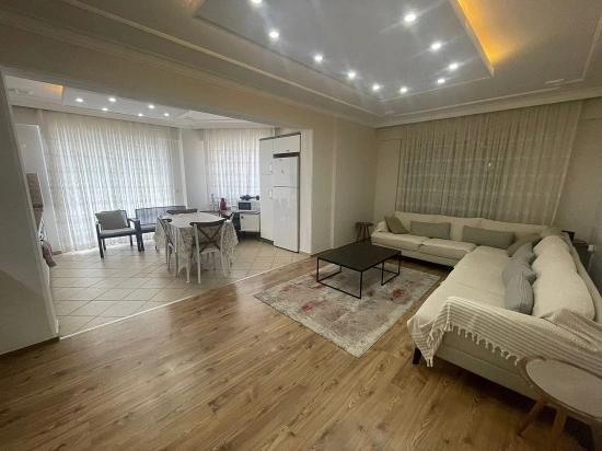 Ortaca Cumhuriyet De Kapalı Otoparklı 3+1 Geniş Satılık Daire