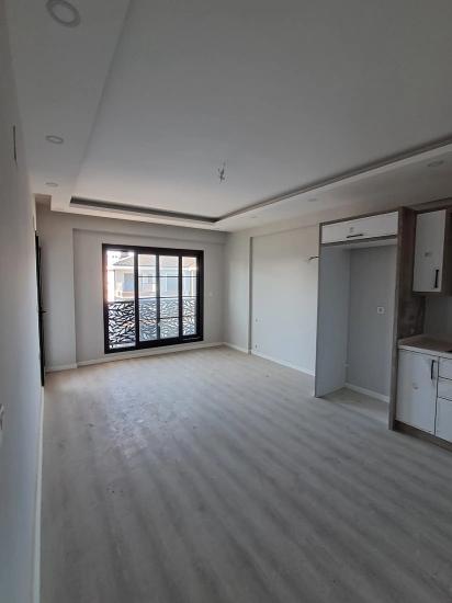 Günaydın Emlaktan Bahçelievlerde Havuzlu Site Satılık 2+1 Daire