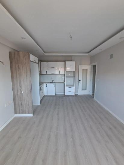 Günaydın Emlaktan Bahçelievlerde Havuzlu Site Satılık 2+1 Daire