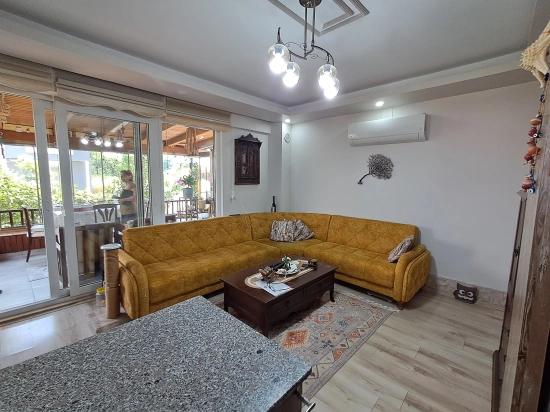 Günaydın Emlaktan Bahçelievlerde Müstakil Girişli 2+1 Satılık Daire