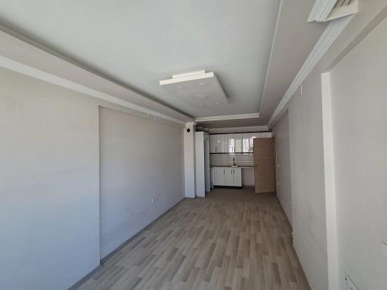 Günaydın Emlaktan Merkezde Geniş 1+1 Satılık Daire