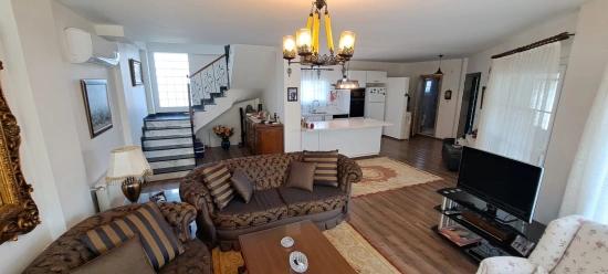 Günaydın Emlaktan Ula Kızılyakada 3+1 Özel Yapım Full Eşyalı Satılık Villa