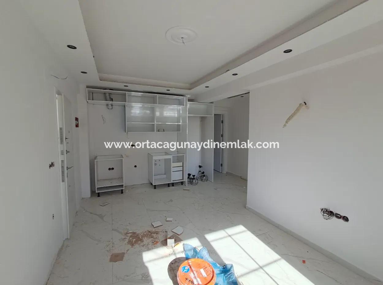 Ortaca Cumhuriyette Yüzme Havuzlu 2+1 Müstakil Girişli Satılık Daire