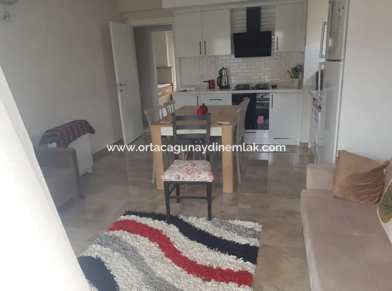 Karaburun Mahallesi'nde Kiralık Eşyalı Havuzlu Daire
