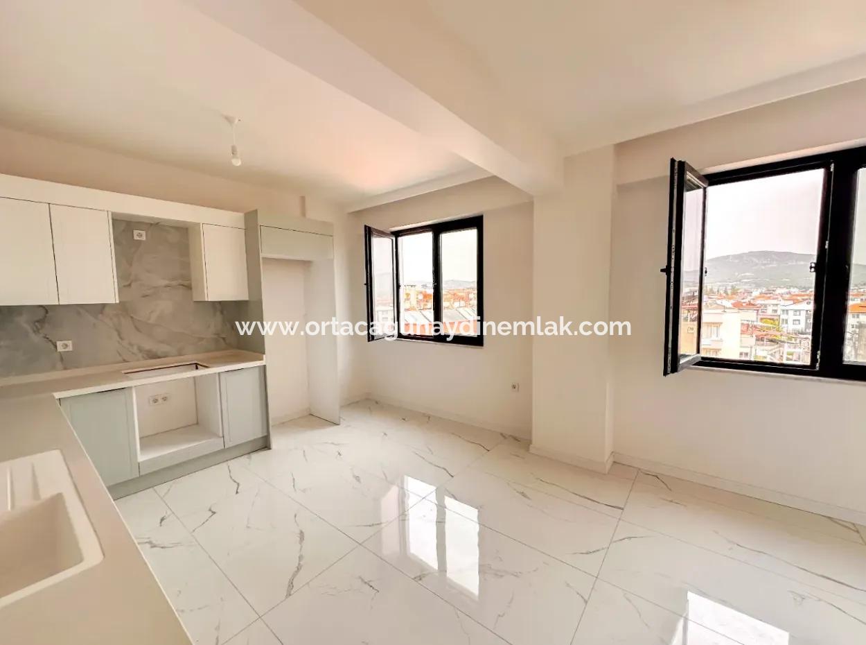 Dalaman Cadde Üzerinde 220 M2 Satılık Dubleks 4+1 Daire