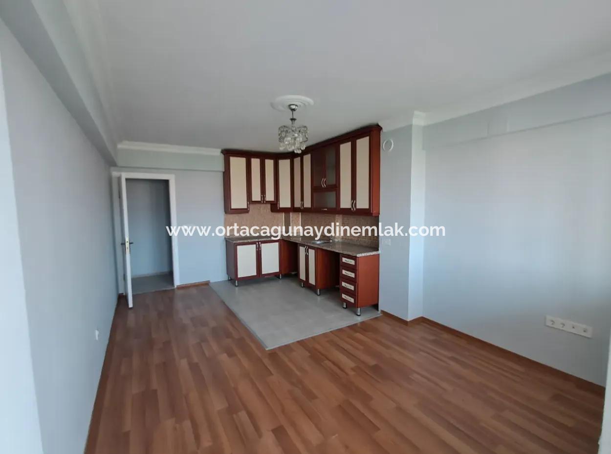 Günaydın Emlak'tan Ortaca Merkezde 2+1 Tadilatlı Satılık Daire