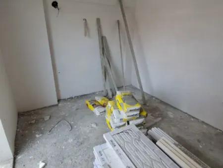 Ortaca Cumhuriyetde Yüzme Havuzlu Lüx 1+1 Satılık Daire