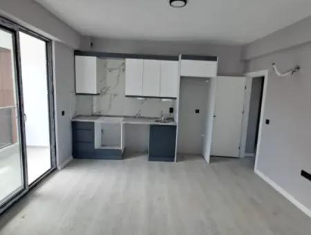 Ortaca Karaburunda Yüzme Havuzlu Sitede Satılık 2+1 Daire