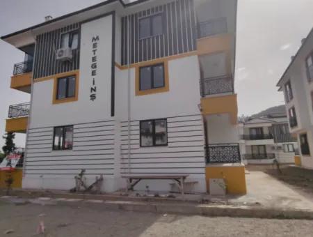 Karaburun Mahallesinde 1+1 Havuzlu  Daire