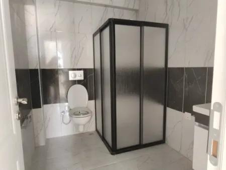Karaburun Mahallesinde 1+1 Havuzlu  Daire