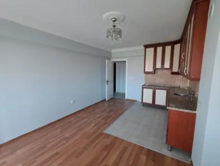 Günaydın Emlak'tan Ortaca Merkezde 2+1 Tadilatlı Satılık Daire