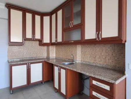 Günaydın Emlak'tan Ortaca Merkezde 2+1 Tadilatlı Satılık Daire