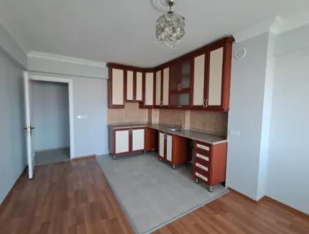 Günaydın Emlak'tan Ortaca Merkezde 2+1 Tadilatlı Satılık Daire