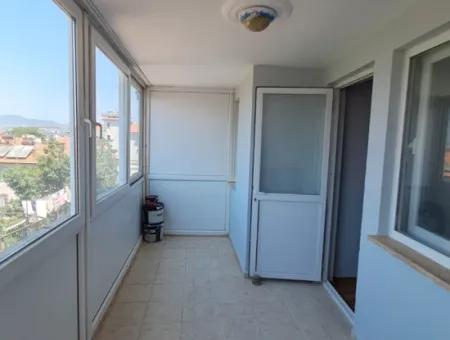 Günaydın Emlak'tan Ortaca Merkezde 2+1 Tadilatlı Satılık Daire