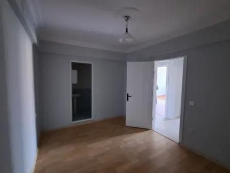 Günaydın Emlak'tan Ortaca Merkezde 2+1 Tadilatlı Satılık Daire