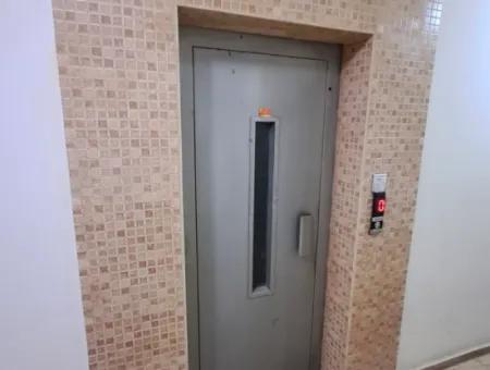 Günaydın Emlak'tan Ortaca Merkezde 2+1 Tadilatlı Satılık Daire